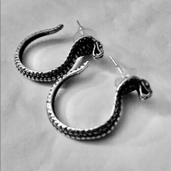 Cobra Earrings - Picture 4 of 4